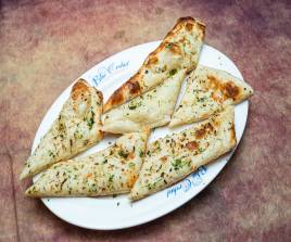 442 Garlic Naan